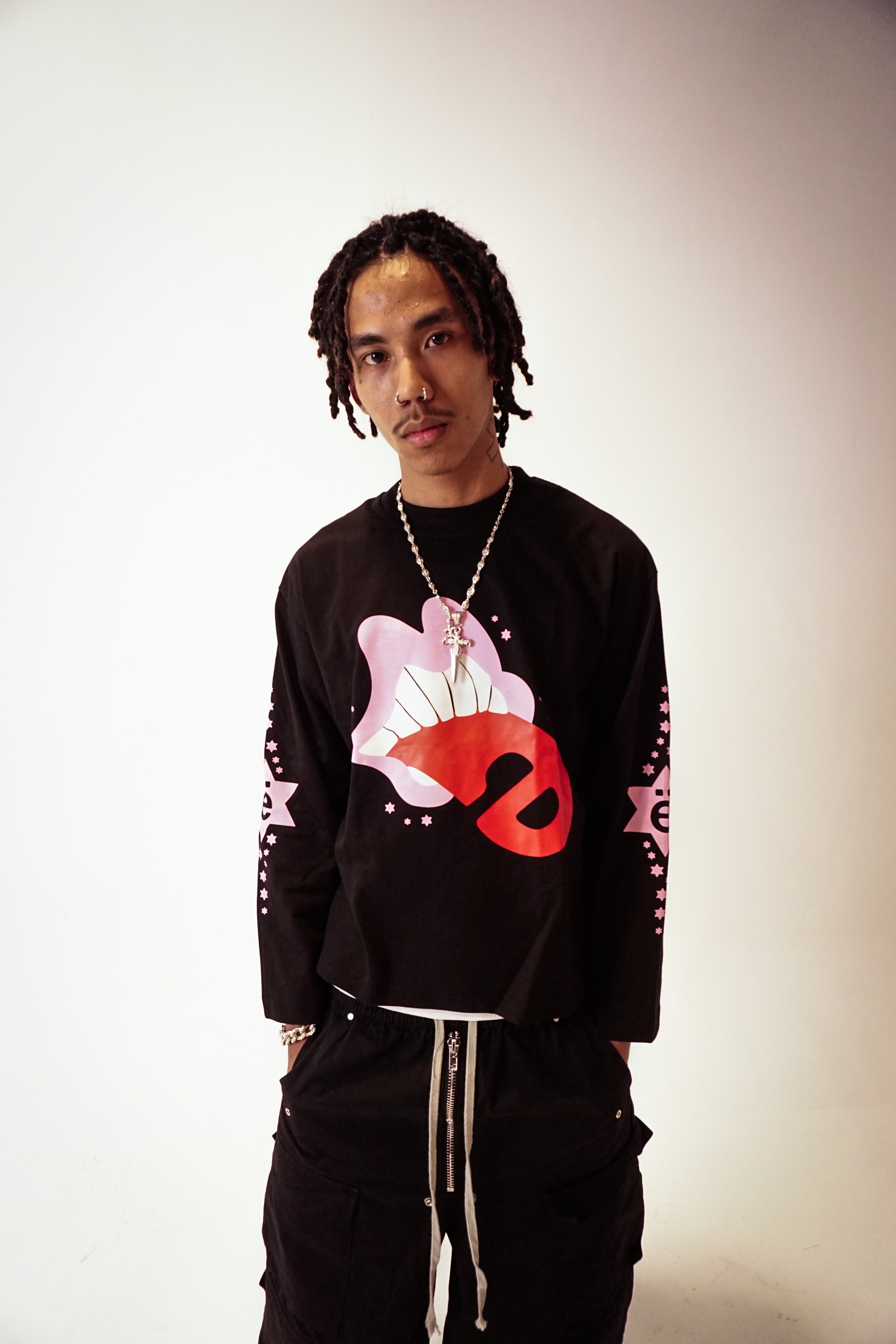 Tongue Bite Longsleeves